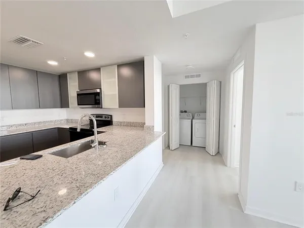 $2,000 | 5587 Millennia Park Drive, Unit 221, Orlando, FL 32809