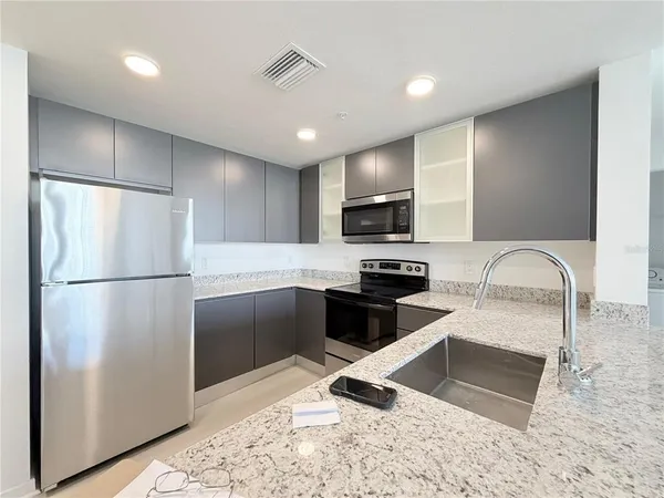 $2,000 | 5587 Millennia Park Drive, Unit 221, Orlando, FL 32809