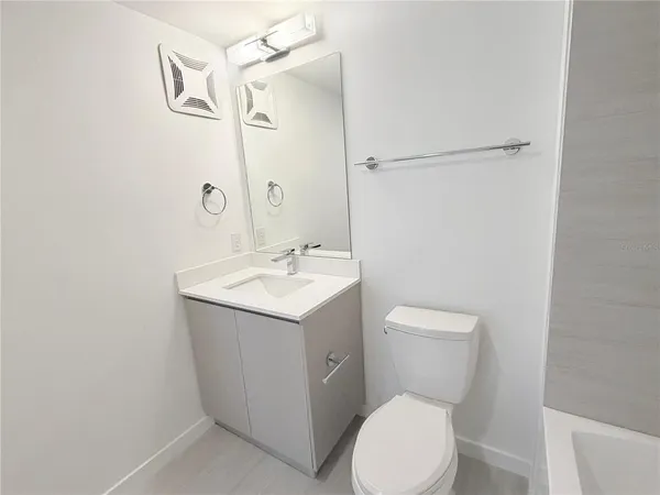 $2,000 | 5587 Millennia Park Drive, Unit 221, Orlando, FL 32809