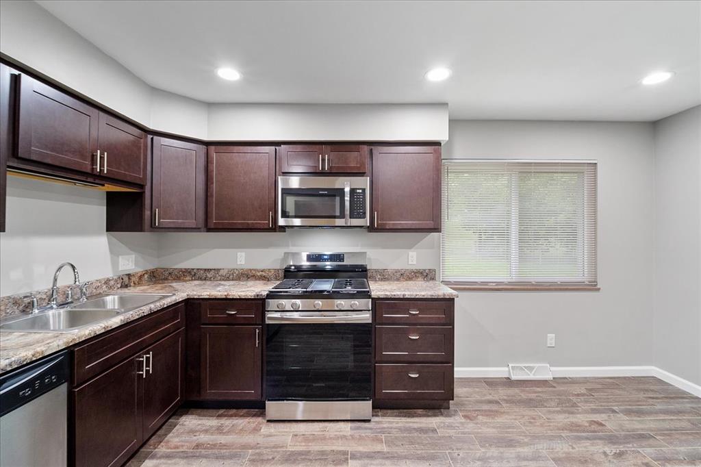 113 Roland Avenue Ballwin, MO 63021 - Photo 14 of 47