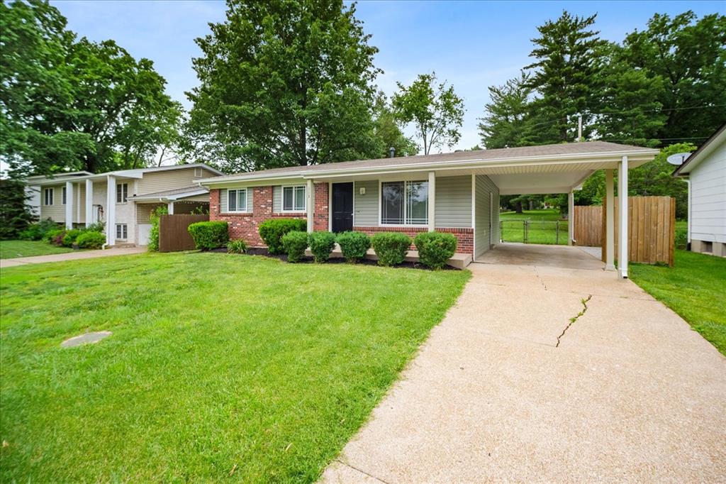 113 Roland Avenue Ballwin, MO 63021 - Photo 3 of 47