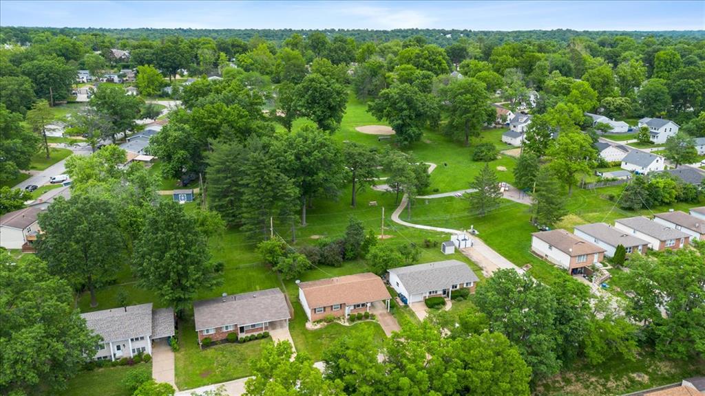 113 Roland Avenue Ballwin, MO 63021 - Photo 7 of 47