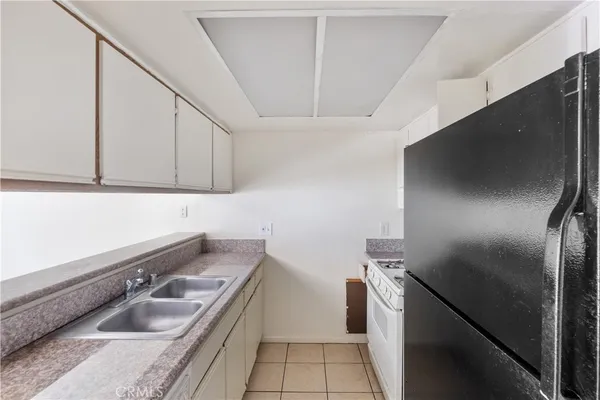 $3,300 | 2726 Menlo Avenue, Los Angeles, CA 90007