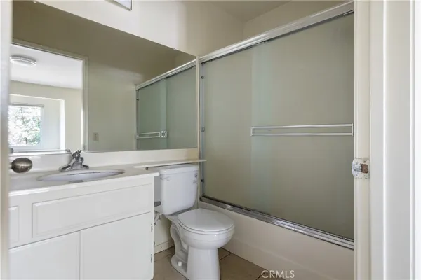 $3,300 | 2726 Menlo Avenue, Los Angeles, CA 90007