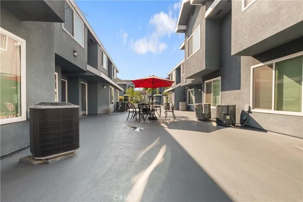 $3,300 | 2726 Menlo Avenue, Los Angeles, CA 90007