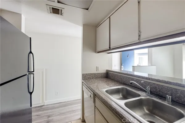 $3,300 | 2726 Menlo Avenue, Los Angeles, CA 90007