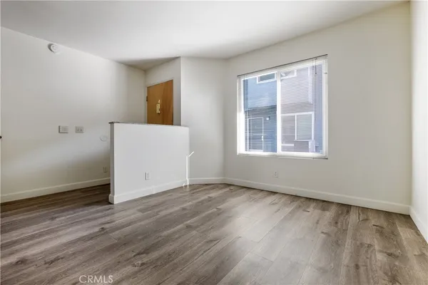 $3,300 | 2726 Menlo Avenue, Los Angeles, CA 90007