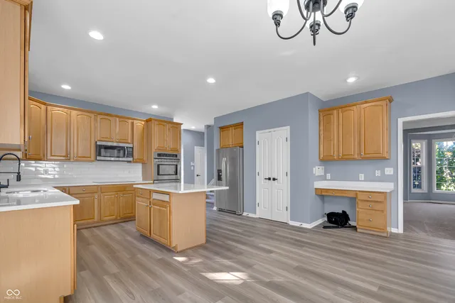 $674,900 | 13913 Hawkstone Drive, Fortville, IN 46040