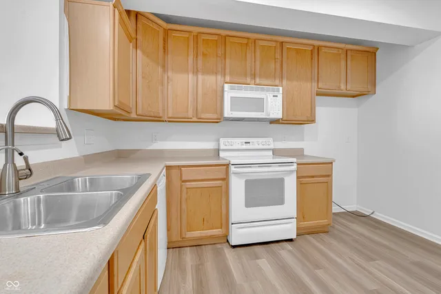 $674,900 | 13913 Hawkstone Drive, Fortville, IN 46040