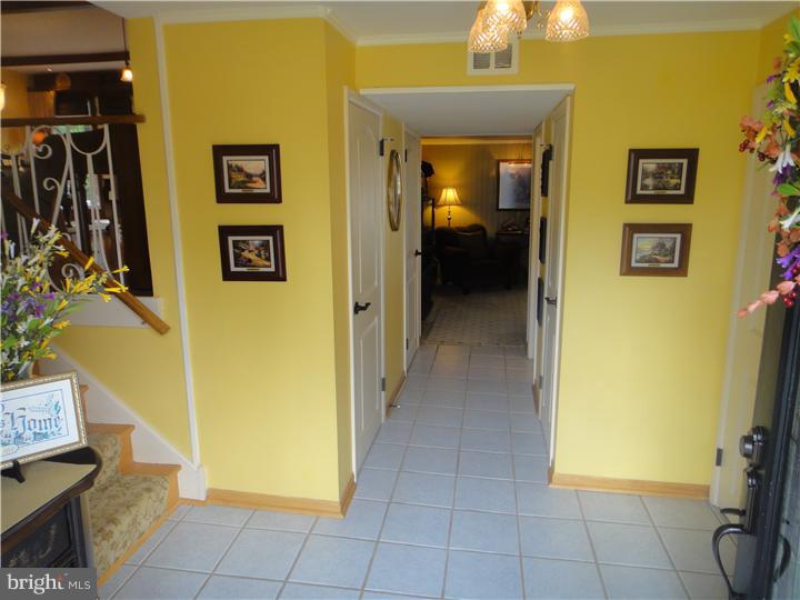 8872 Rising Sun Avenue Philadelphia, PA 19115 - Photo 2 of 25 Gallery Image 2