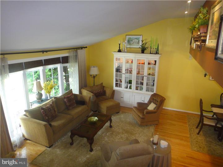 8872 Rising Sun Avenue Philadelphia, PA 19115 - Photo 4 of 25 Gallery Image 4