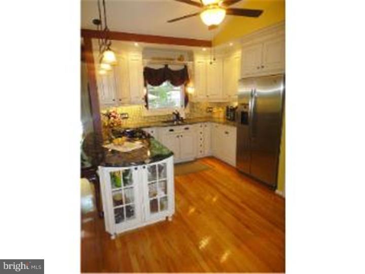 8872 Rising Sun Avenue Philadelphia, PA 19115 - Photo 6 of 25 Gallery Image 6