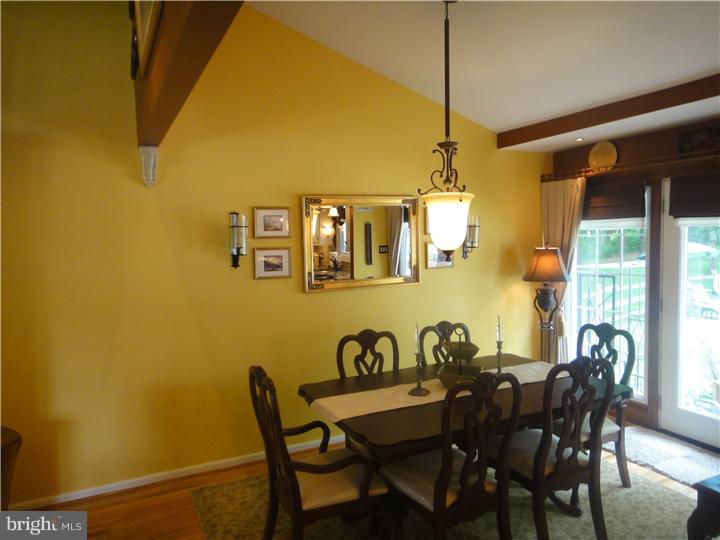 8872 Rising Sun Avenue Philadelphia, PA 19115 - Photo 8 of 25 Gallery Image 8