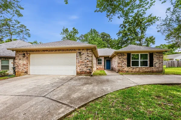 $339,000 | 310 Augusta Drive, Huntsville, TX 77340