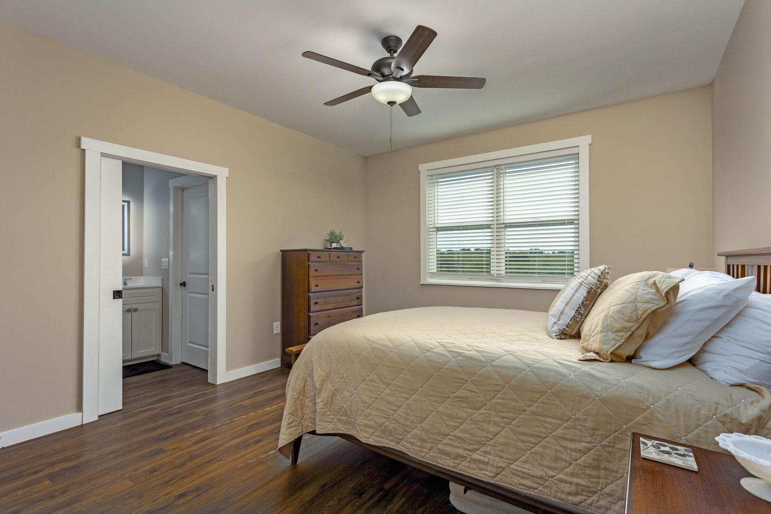 340 Melrose Place Dayton, TN 37321 - Photo 33 of 60 Second En Suite