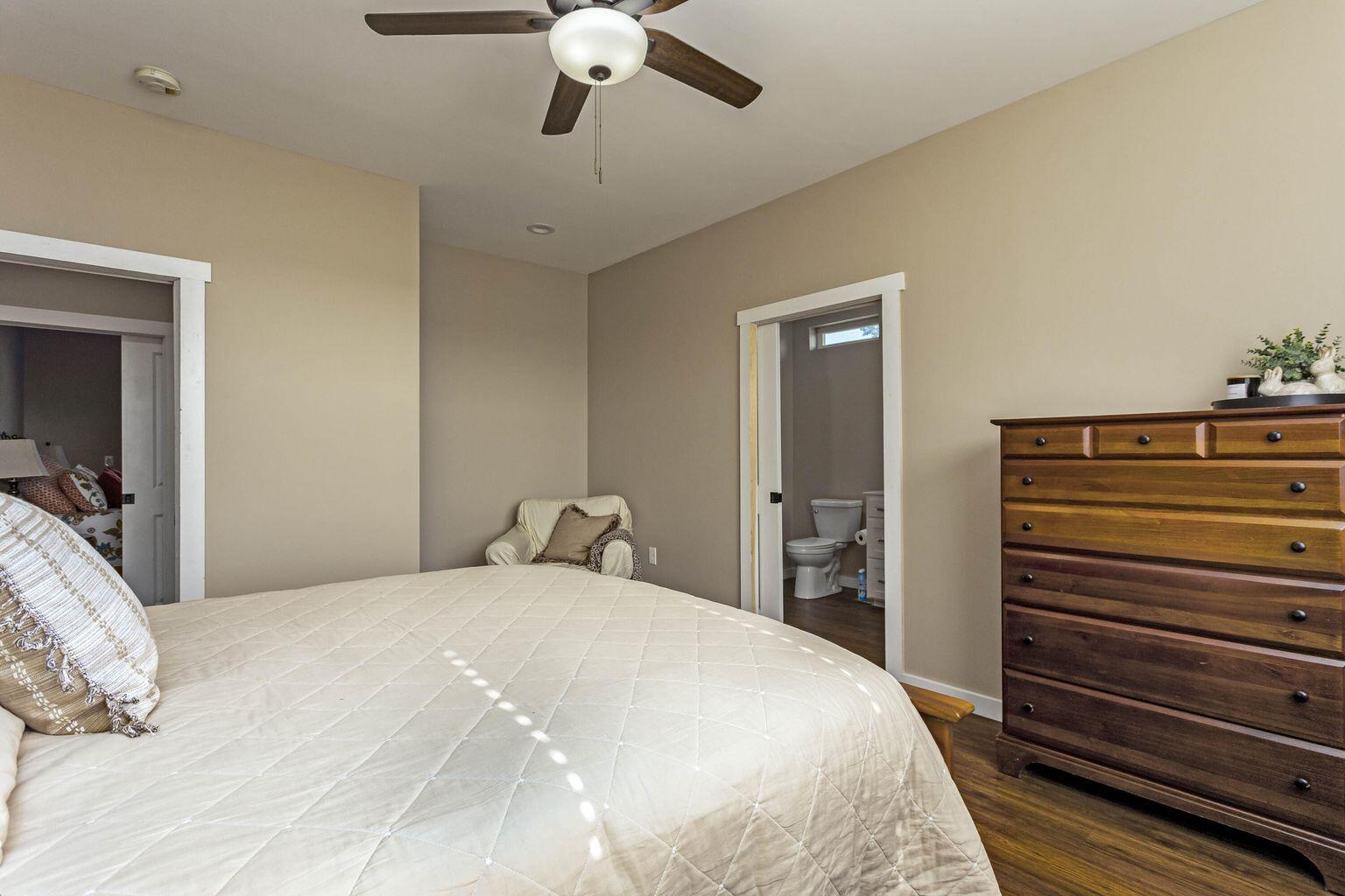 340 Melrose Place Dayton, TN 37321 - Photo 34 of 60 Second En Suite