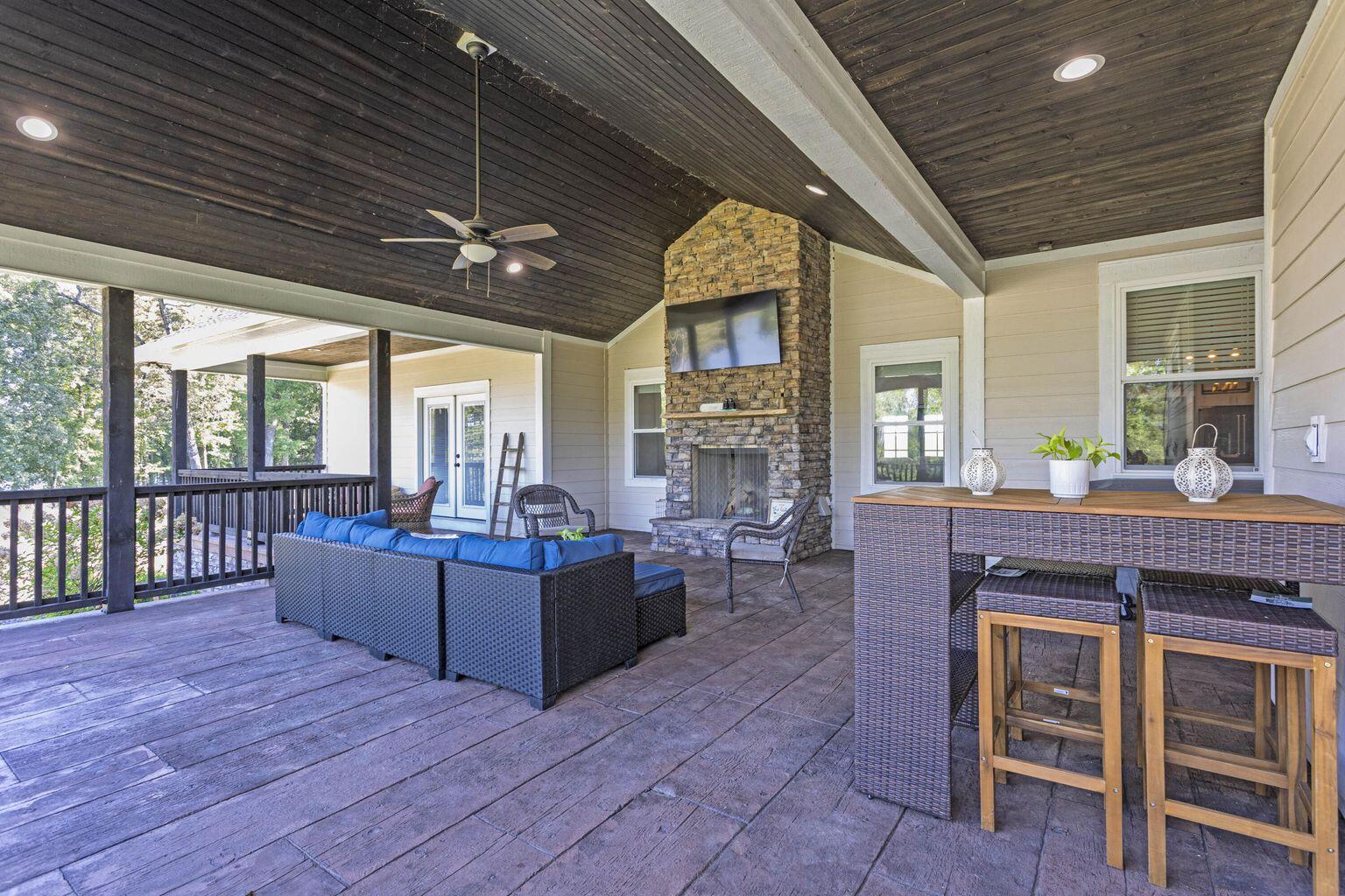 340 Melrose Place Dayton, TN 37321 - Photo 7 of 60 Back Porch