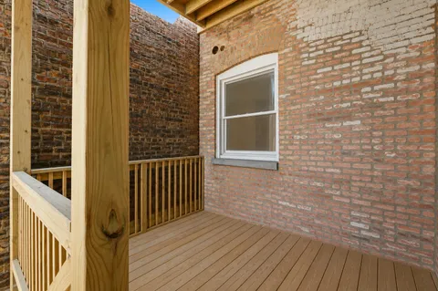 $3,995 | 6914 North Sheridan Road, Unit 2, Chicago, IL 60626