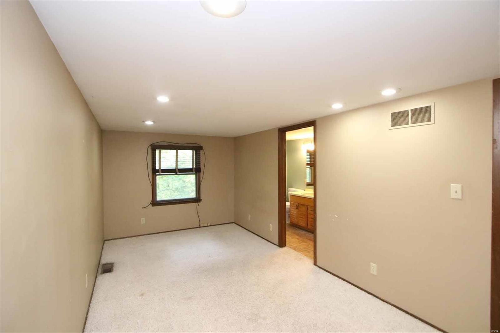 12827 Landolt Road Highland, IL 62249 - Photo 21 of 53