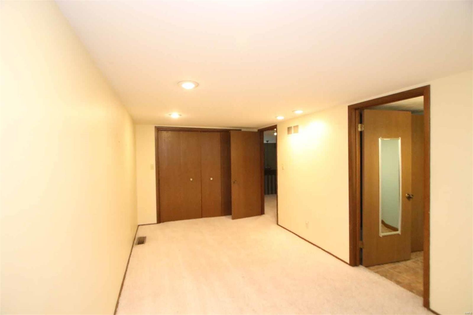 12827 Landolt Road Highland, IL 62249 - Photo 26 of 53