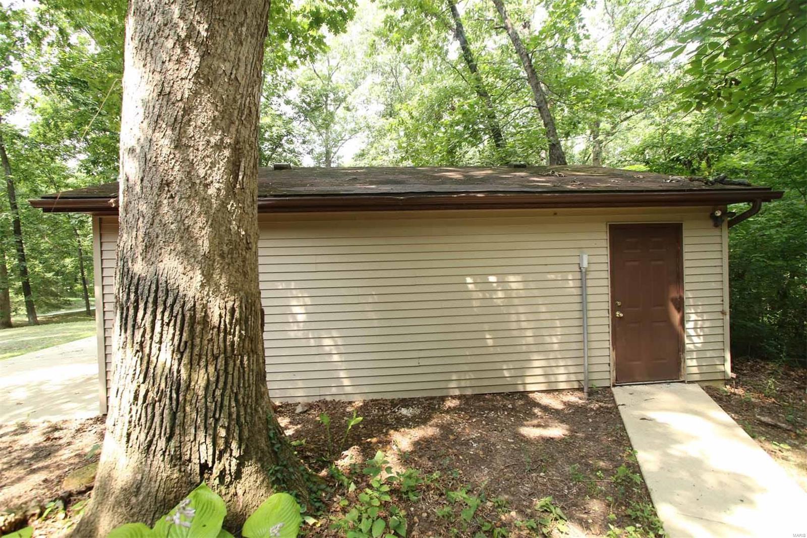 12827 Landolt Road Highland, IL 62249 - Photo 49 of 53