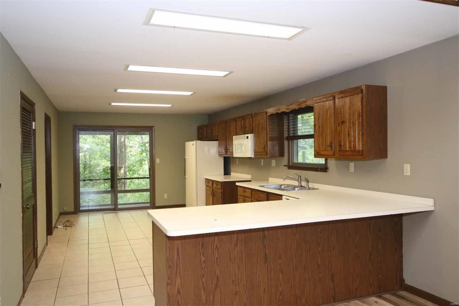 12827 Landolt Road Highland, IL 62249 - Photo 7 of 53