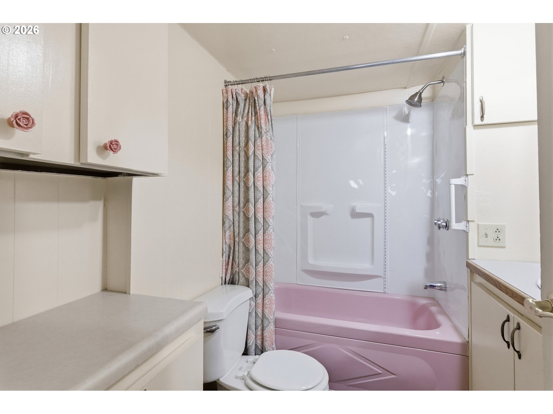 205 South 54th Street, Unit 10 Springfield, OR 97478 - Photo 13 of 42 Bathroom