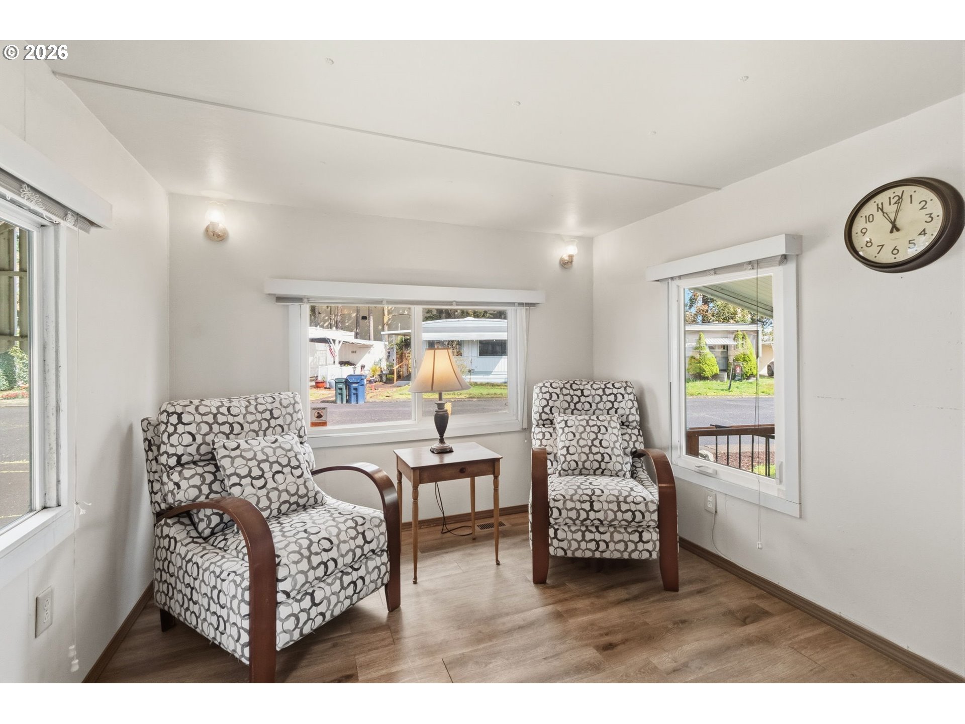 205 South 54th Street, Unit 10 Springfield, OR 97478 - Photo 3 of 42 Living Room