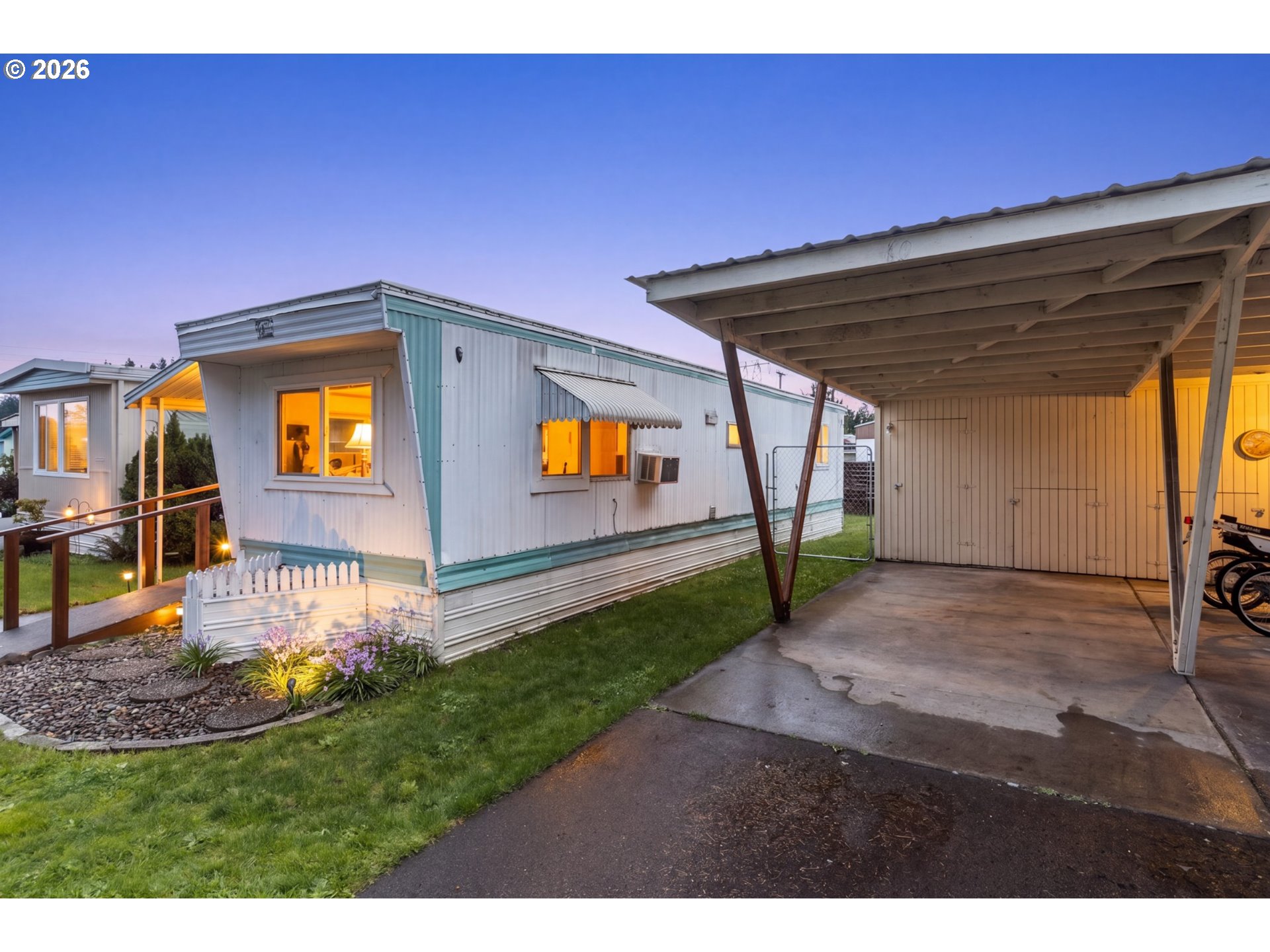 205 South 54th Street, Unit 10 Springfield, OR 97478 - Photo 38 of 42 Community Club House