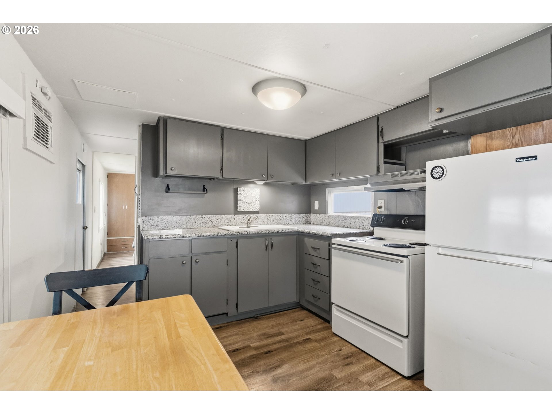 205 South 54th Street, Unit 10 Springfield, OR 97478 - Photo 9 of 42 Kitchen/Dining Room