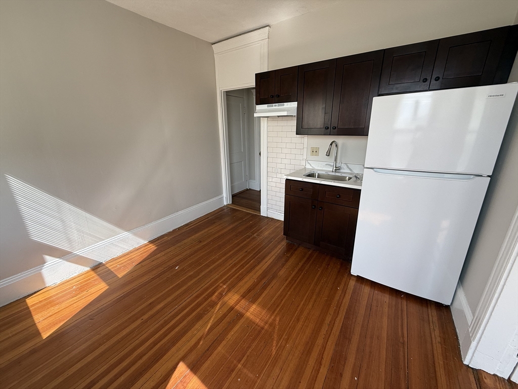 39 Newhall Street, Unit 18 Lynn, MA 01902 - Photo 2 of 5