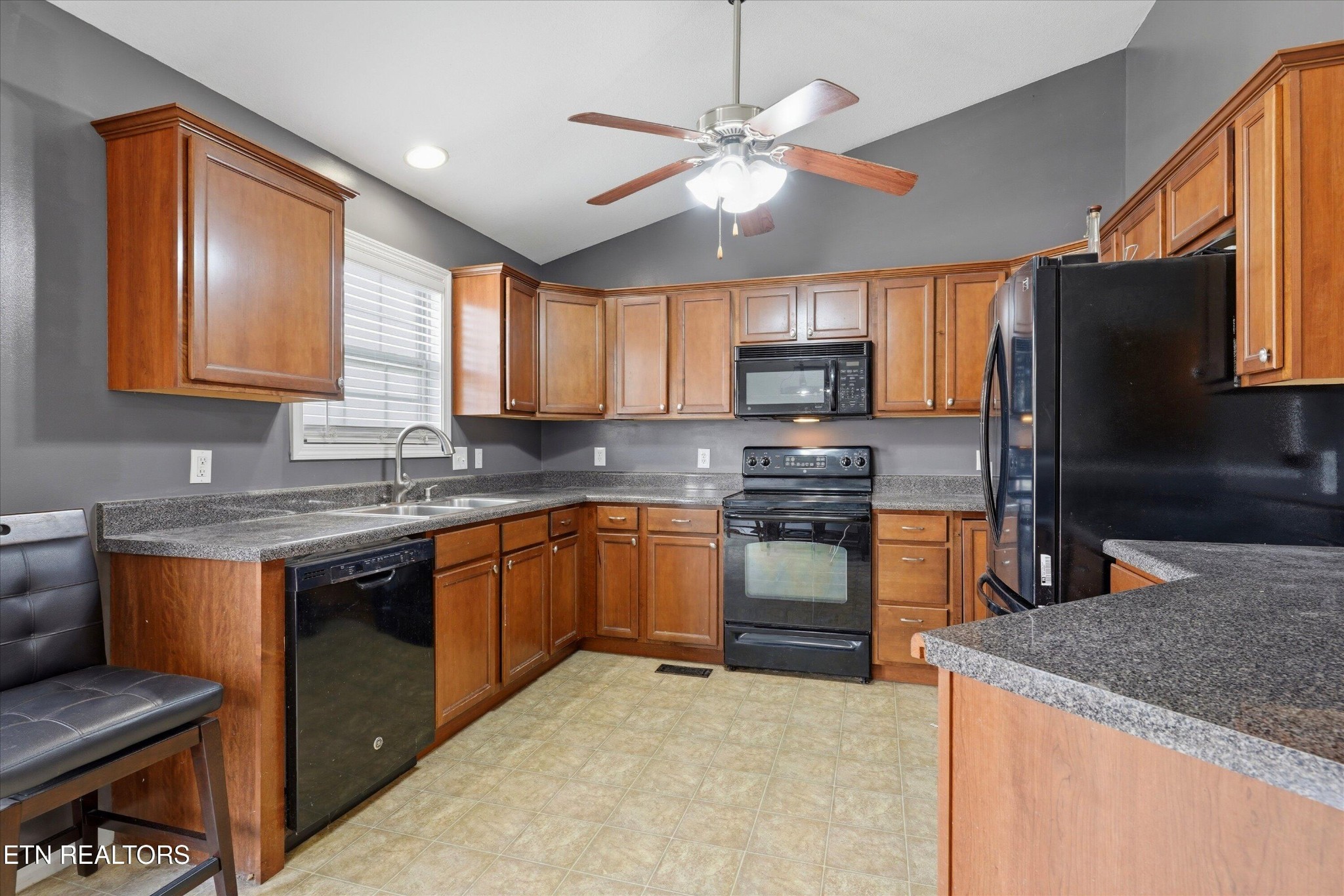 3330 Hunt Crest Road Knoxville, TN 37931 - Photo 10 of 29 Gallery Image 10