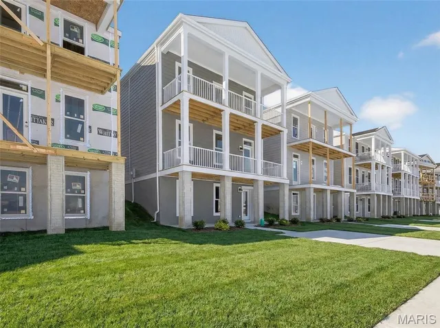 $462,990 | 238 Marais Temps Clair Drive, St. Charles, MO 63301
