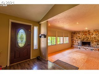 840 65th Street Springfield, OR 97478 - Photo 3 of 9