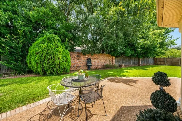 $459,900 | 6501 Tennyson Oaks Lane, Alexandria, LA 71301