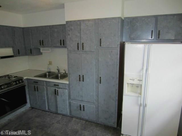 408 Rockspring Road High Point, NC 27262 - Photo 5 of 13 Kitchen.