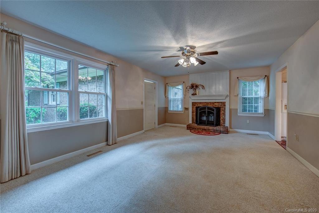 627 Spring Street Southwest Concord, NC 28025 - Photo 6 of 32 Gallery Image 6