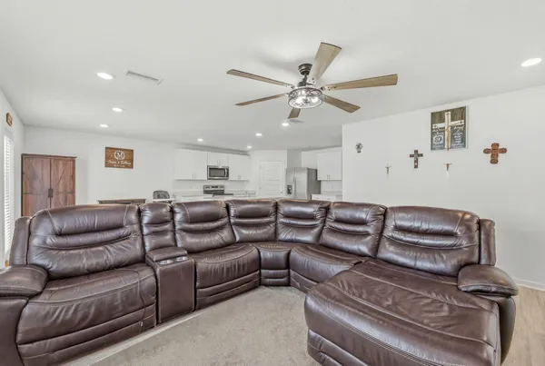 $2,700 | 25 Riverwalk Crossing, Freeport, FL 32439