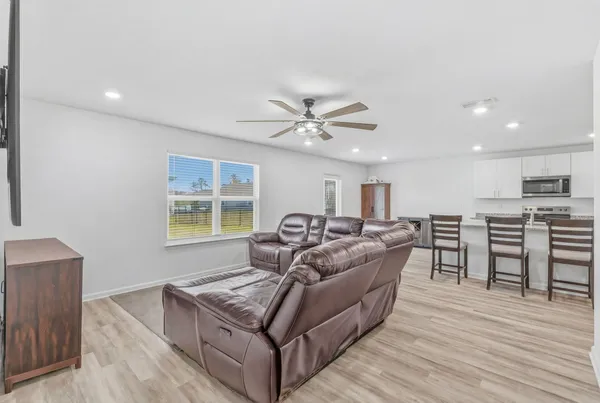 $2,700 | 25 Riverwalk Crossing, Freeport, FL 32439