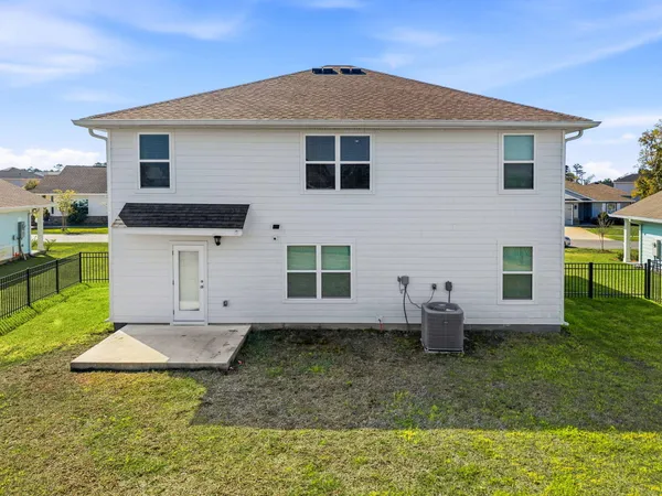 $2,700 | 25 Riverwalk Crossing, Freeport, FL 32439