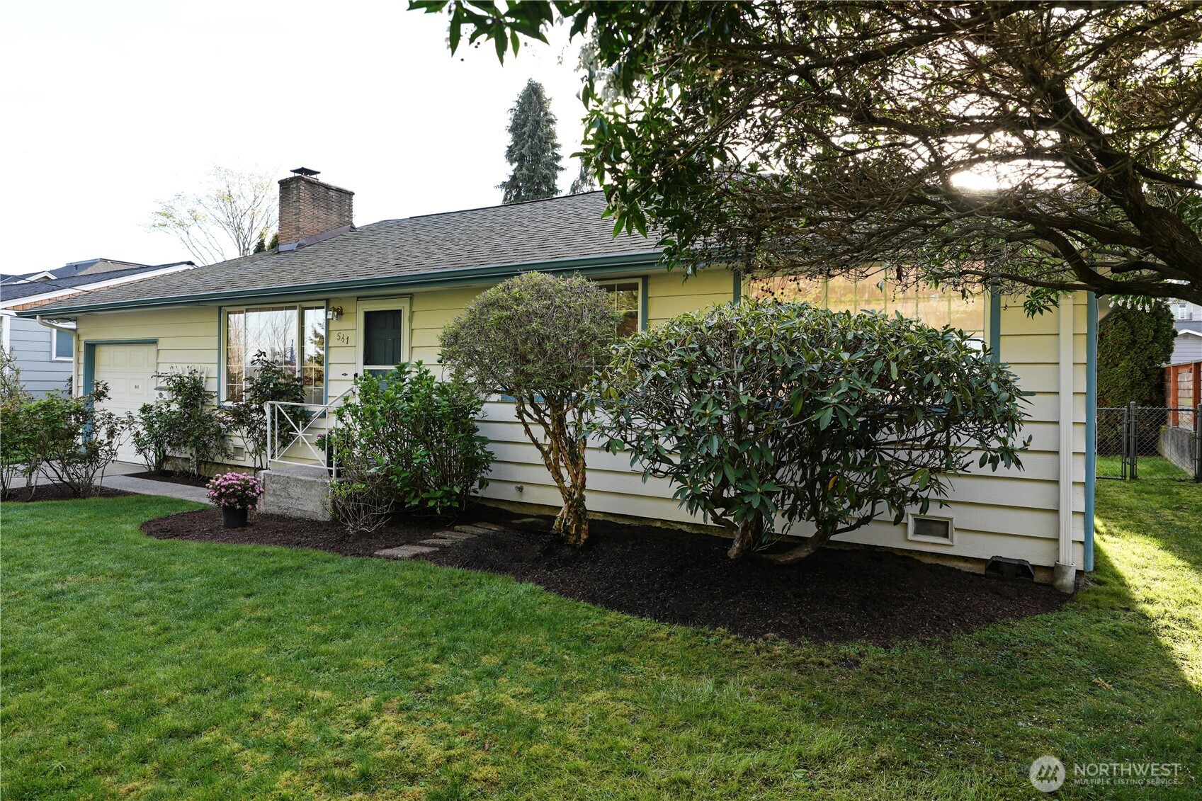 541 3rd Avenue South Edmonds, WA 98020 - Photo 3 of 25