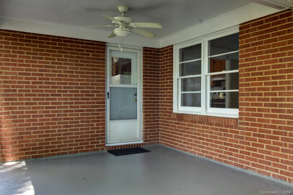 538 Scaleybark Road Charlotte, NC 28209 - Photo 16 of 20 a view of an empty room with a window