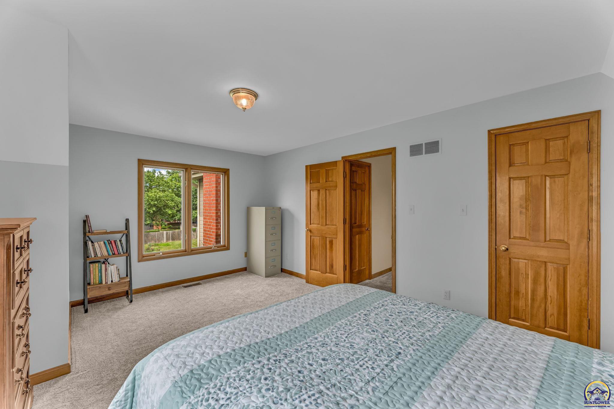 7628 Southwest 37th Street Topeka, KS 66614 - Photo 35 of 44