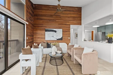 $599,950 | 4911 Fremont Avenue North, Unit 303, Seattle, WA 98103