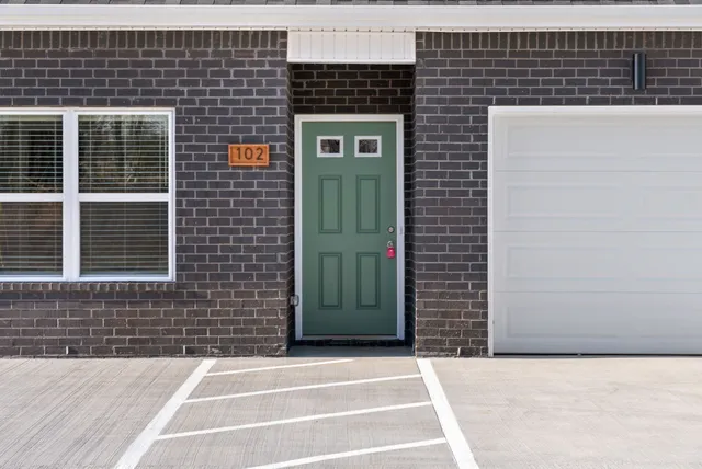 $1,595 | 760 Tracy Lane, Unit E105, Clarksville, TN 37040