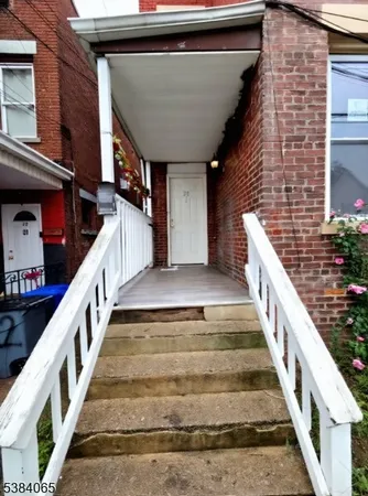 $2,000 | 20 North 7th Street, Unit 1, Paterson, NJ 07522