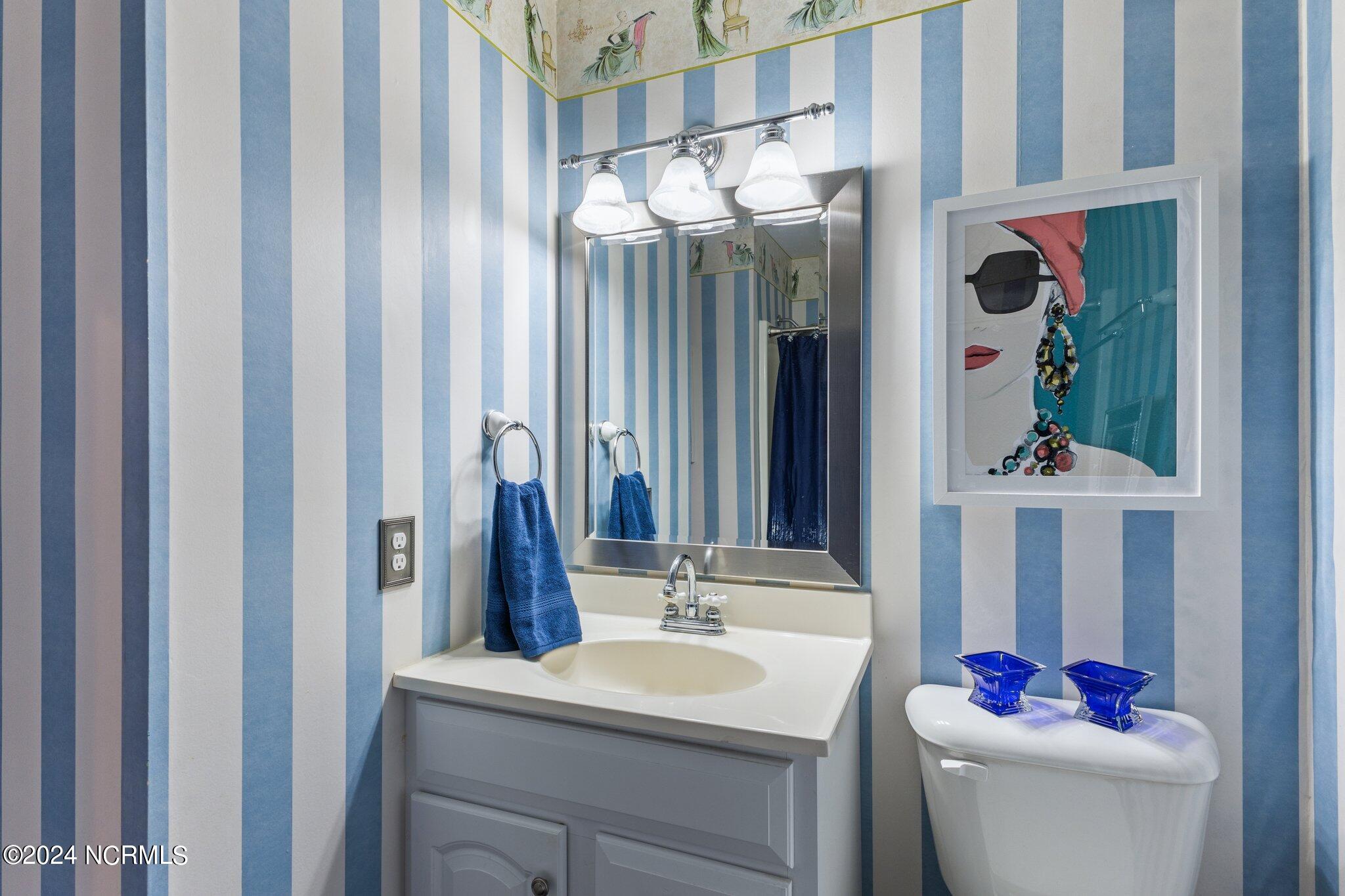 855 Salter Path Road, Unit 304 Indian Beach, NC 28512 - Photo 17 of 46 Main bath