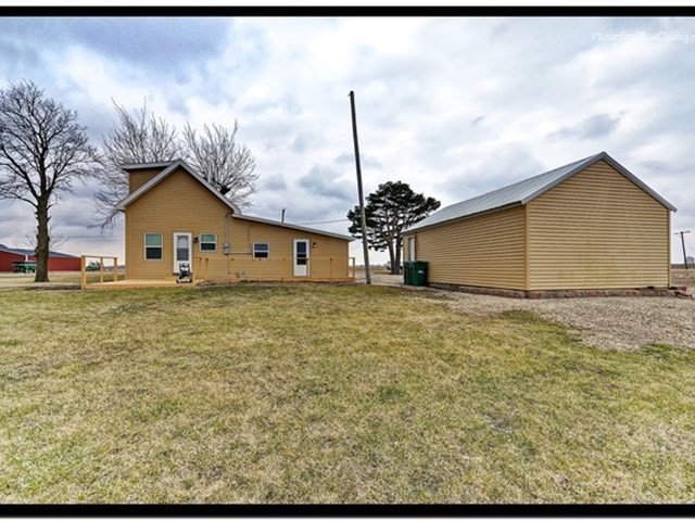2820 Vanderpool Road Morris, IL 60450 - Photo 2 of 26