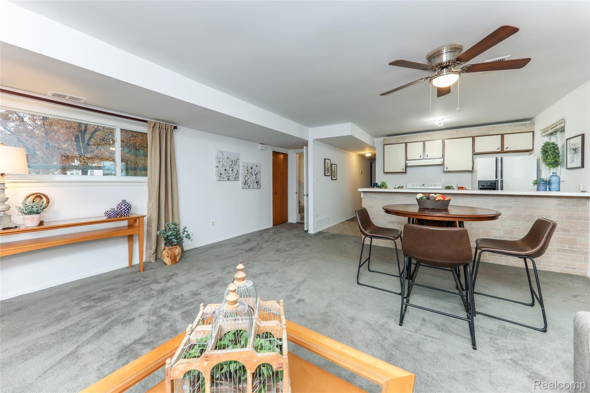 10530 Hall Road Whitmore Lake, MI 48189 - Photo 26 of 54 194.jpg