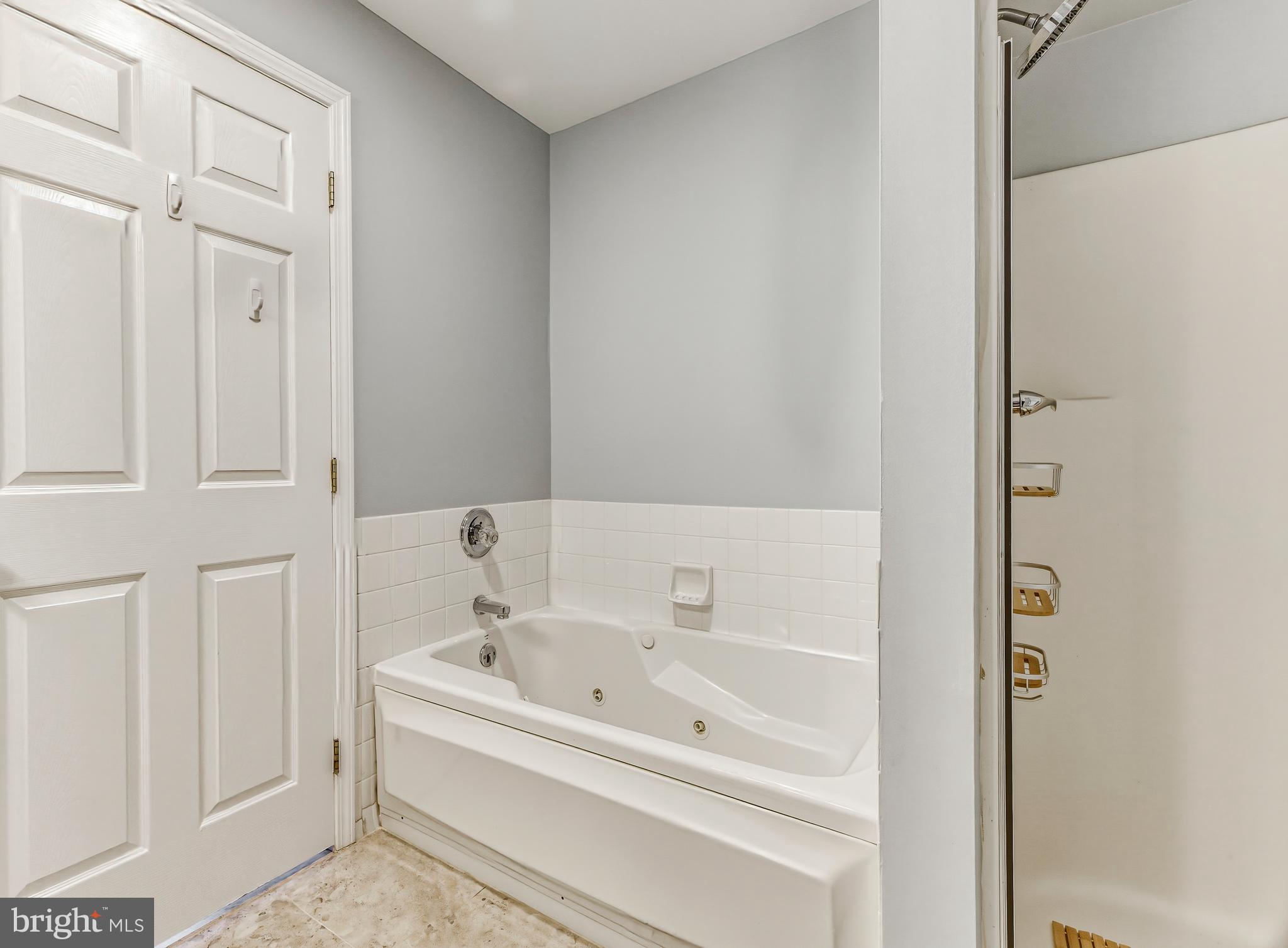 5210 Riverfront Drive Palmyra, NJ 08065 - Photo 19 of 37 Primary En Suite